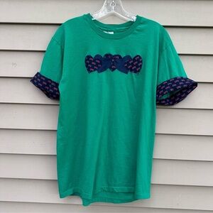 Vintage hearts appliqué tshirt women’s 80s large green USA made